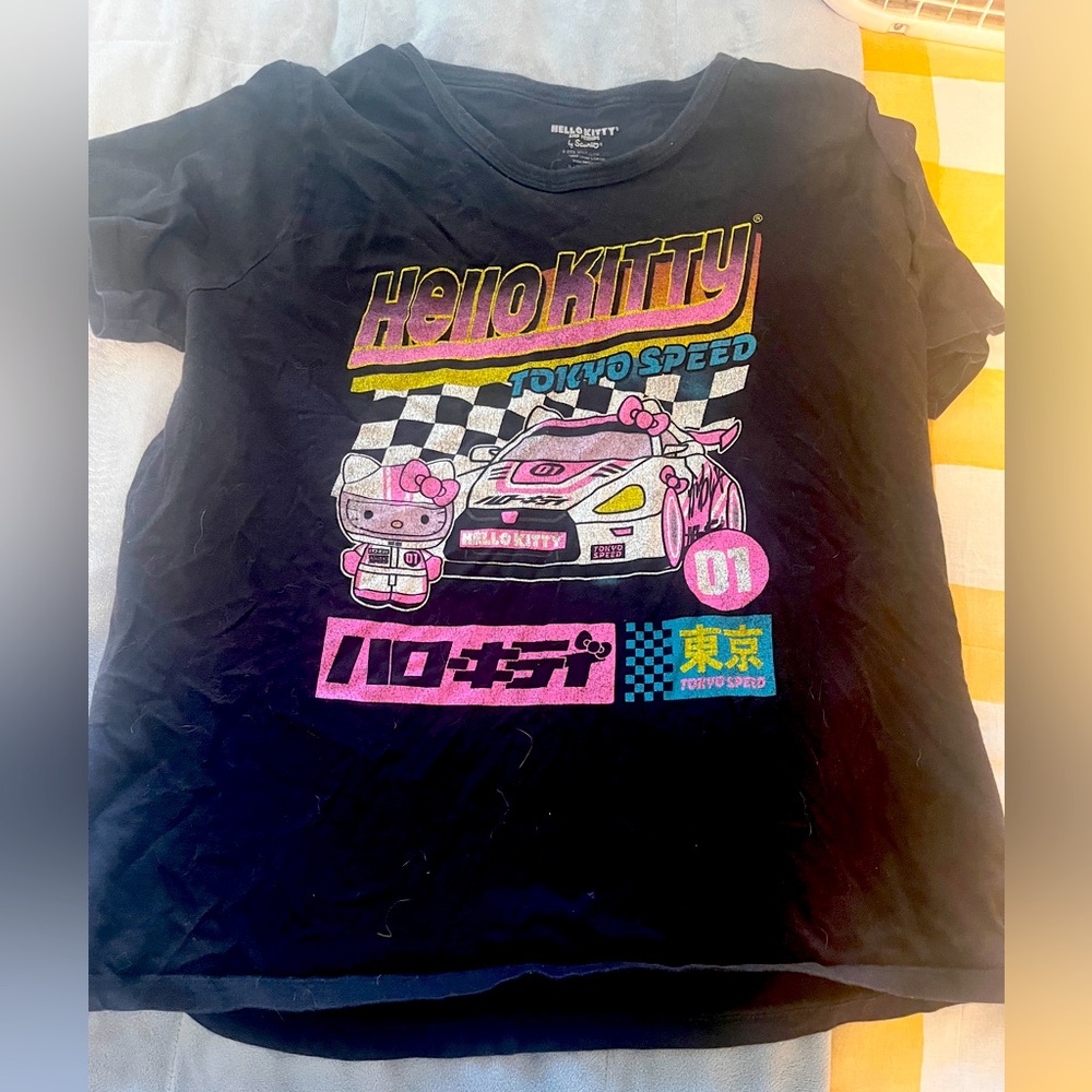 Hello Kitty Tokyo Speed tee. Womens XL